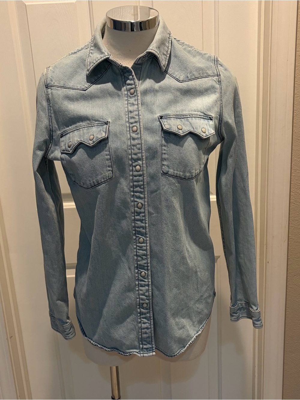 Lacoste Light Blue Jean Cotton Tee with Red Care-Label Print
